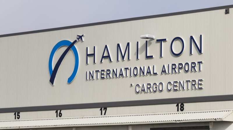 Icelandic discount carrier Play Airlines pulls out of Canada, leaving customers in dark